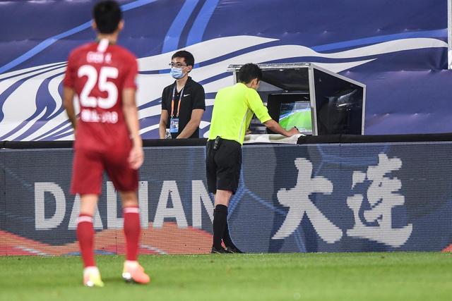 巴萨官方社媒晒猫咪形象新吉祥物